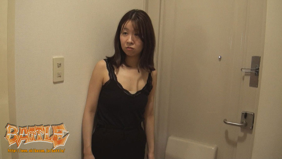 本気でお腹を殴る