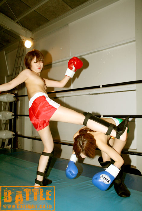 【特6】トップレス女子キックボクシング 1